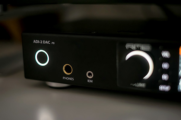 Revisione dell'amplificatore per cuffie DAC / cuffie RMI ADI-2