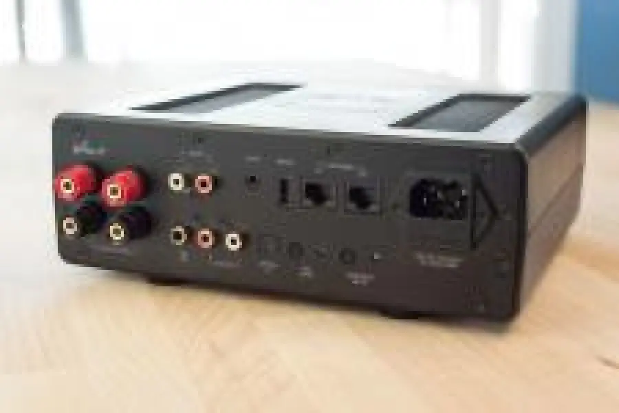 SVS taglia le corde con Prime Wireless Speaker System e SoundBase