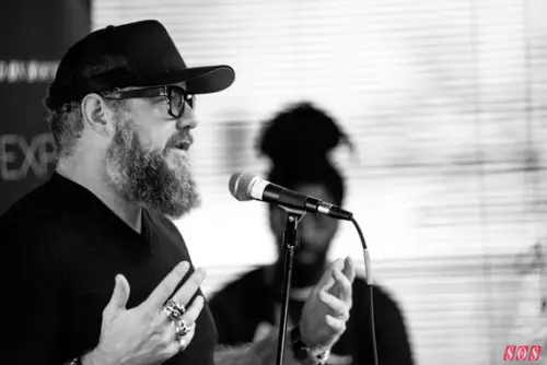 In piedi solo per l'inaugurale Music Expo di Nashville