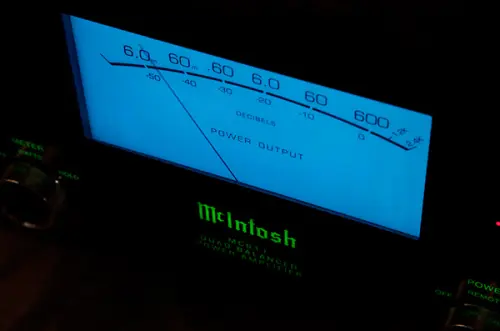 Recensione dell'amplificatore di potenza bilanciato Quad McIntosh MC611