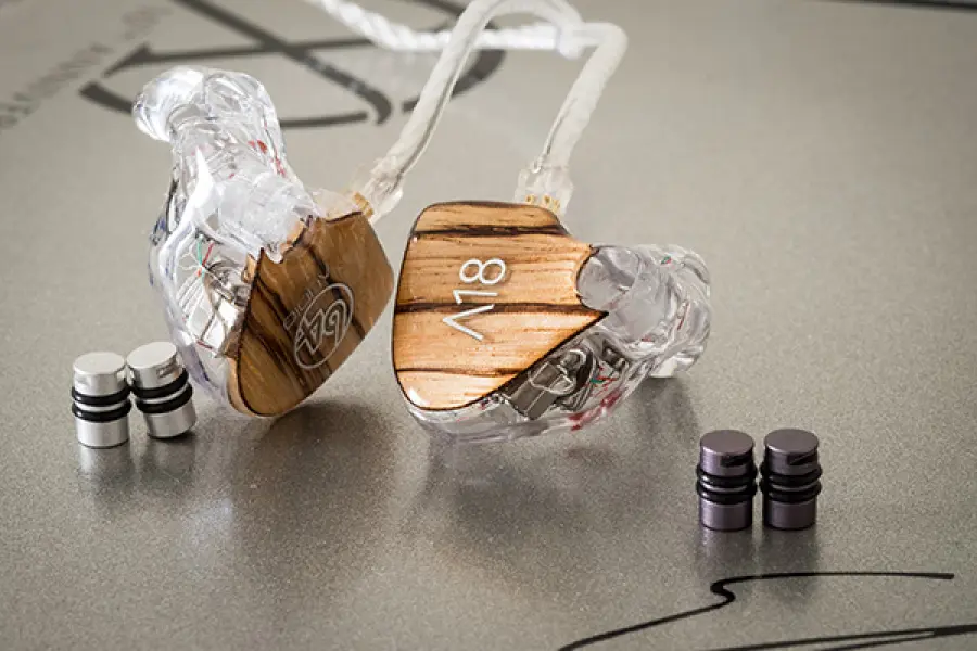 Recensione: 64 Audio A18t