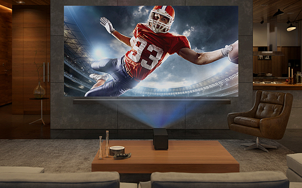 LG CineBeam HU80K: un proiettore laser 4k che lo ottiene