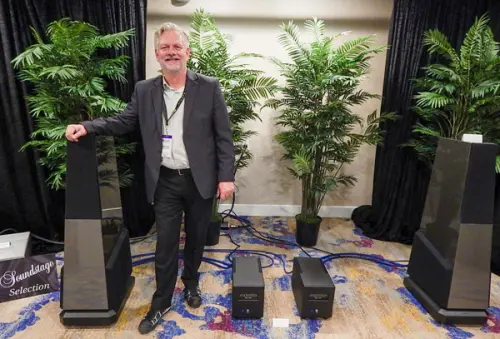 The Soundstage Room: Vandersteen, TechDAS, Playback Designs, Kondo, Pure Power e Cardas