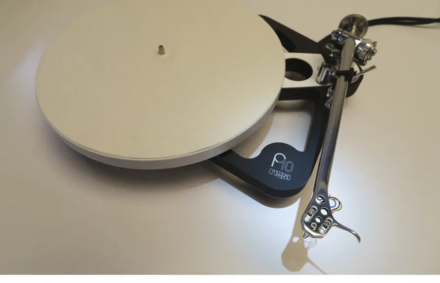 Il giradischi Rega P10 e la testina Apheta 3