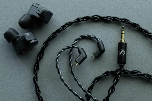 Recensione del monitor in-ear universale 64 Audio U6t