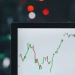 Dall’élite alla massa: come il trading automatico sta democratizzando l’investimento