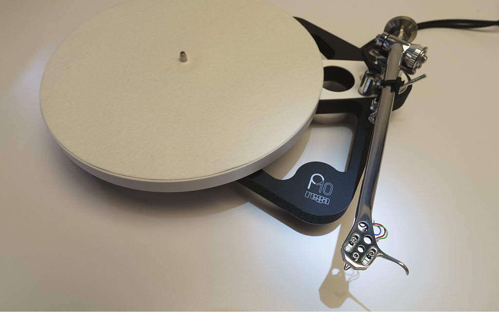 Il giradischi Rega P10 e la testina Apheta 3