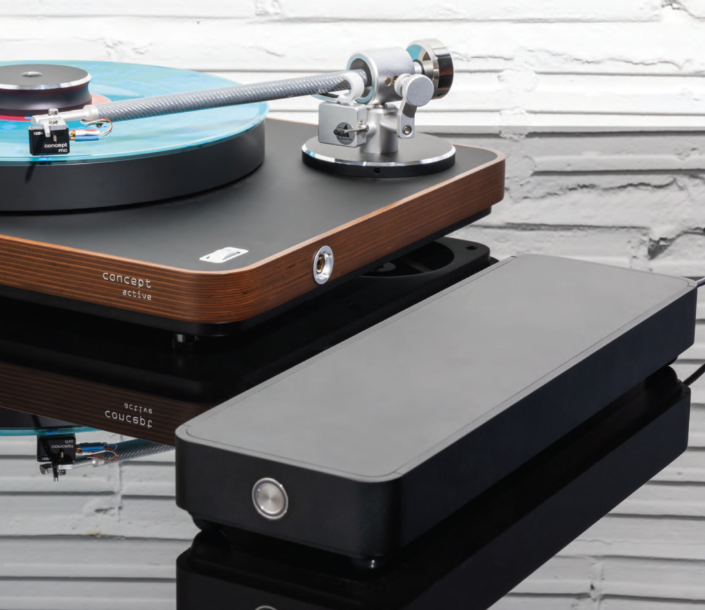 Clearaudio Concept Giradischi Attivo in Legno Scuro