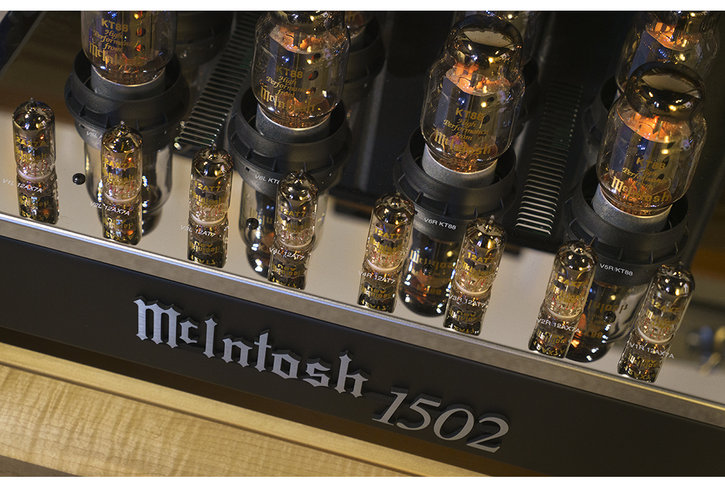 L'amplificatore di potenza McIntosh MC1502