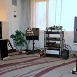 I nuovi altoparlanti Dhara di PranaFidelity ballano con E.A.R. e Townshend Electronics, Helius e Koetsu Analog, e Silversmith Cabling