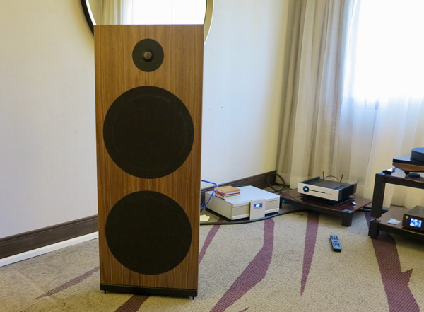 Diffusori Spatial Audio M3, Quad Artera Solus Play, giradischi Gold Note Mediterraneo, cavi Cardas