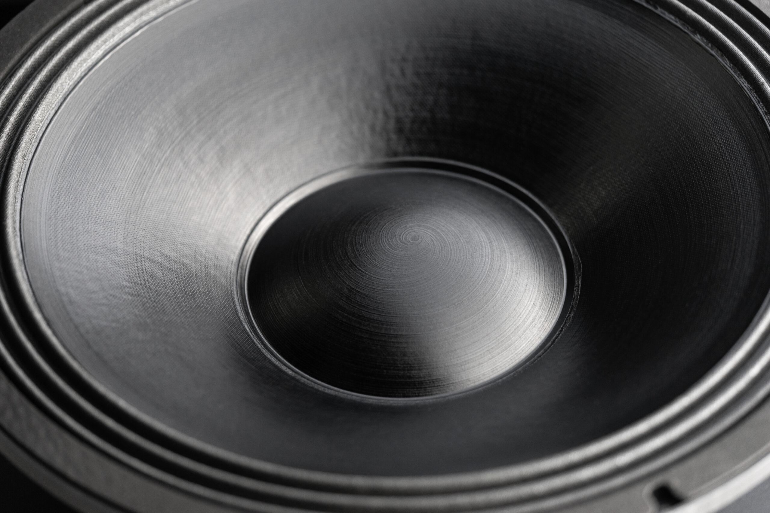 Guida all'acquisto di subwoofer da sub-mille dollari di HomeTheaterReview