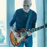 Peter Frampton dimentica le parole, ma ancora inchioda tutti i riff