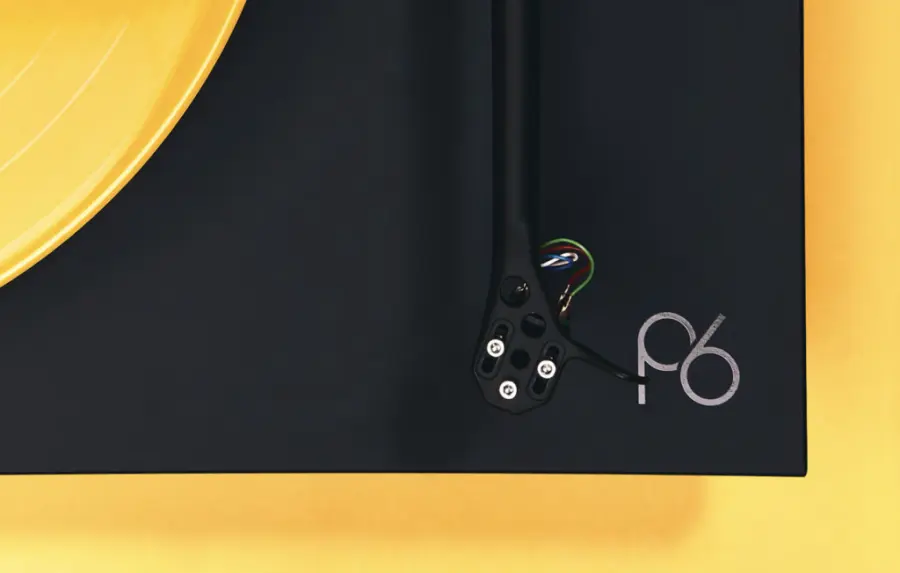 Giradischi Rega P6, braccio RB330, alimentatore Neo e cartuccia a bobina mobile Ania