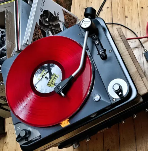 Focal Naim America aggiunge Thorens per la distribuzione delle vendite negli Stati Uniti