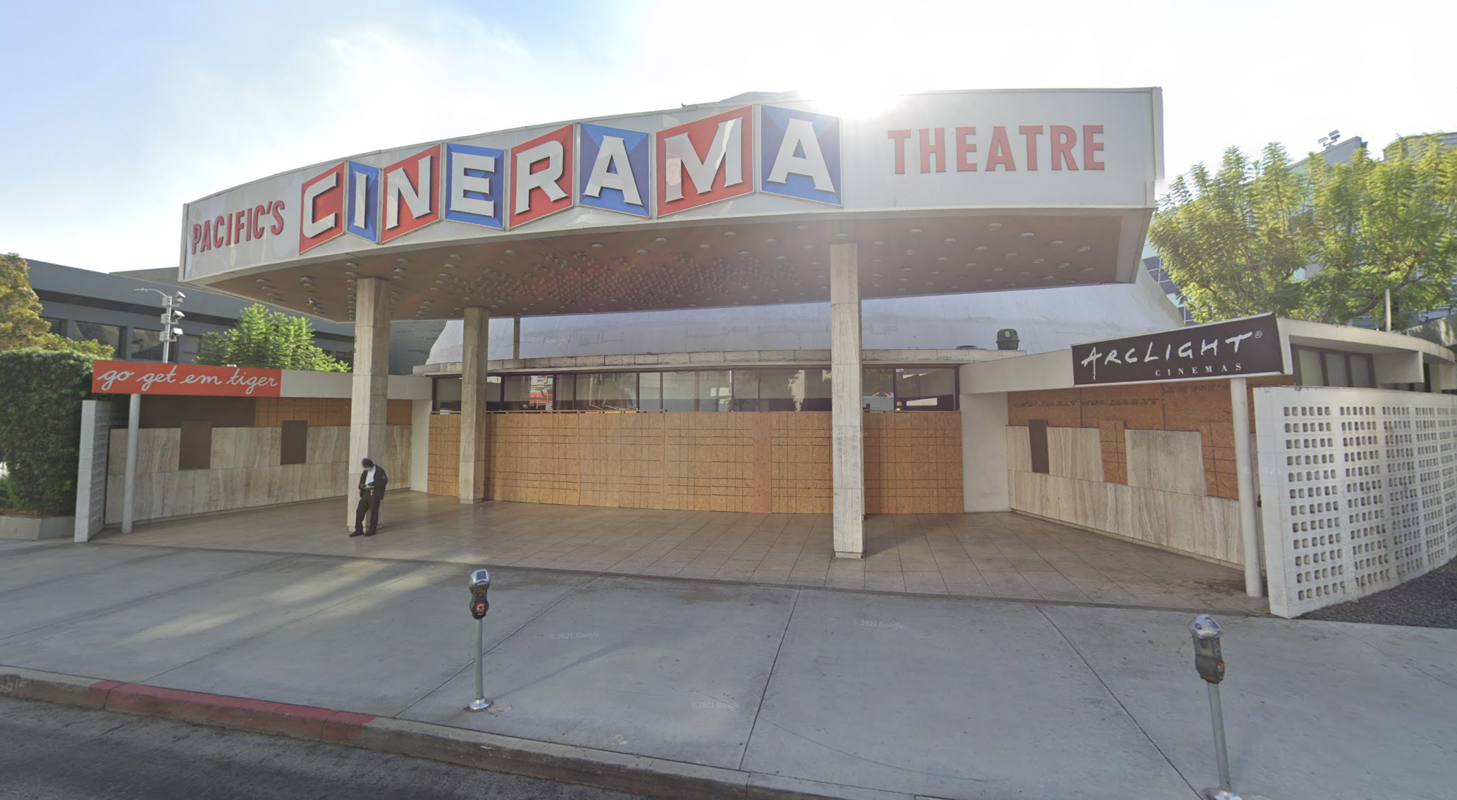 Un altro morde la polvere