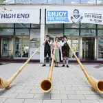 Goditi la rivista speciale di aprile di Music.com