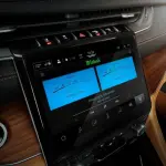La nuova Jeep Grand Wagoneer mette in mostra il sistema audio di riferimento McIntosh