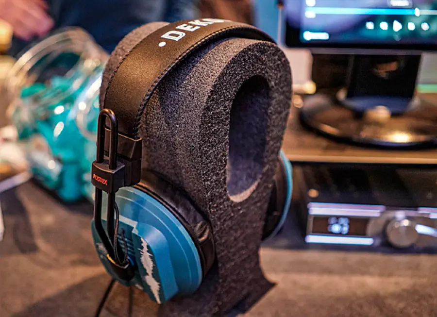 Dekoni Audio e Auribus Acustica