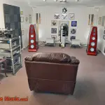 Rivista di revisione di febbraio di EnjoyTheMusic.com