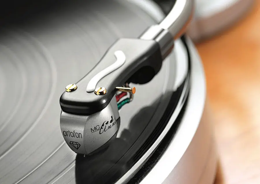 Analog Corner # 289: testina fono Ortofon Anna Diamond MC