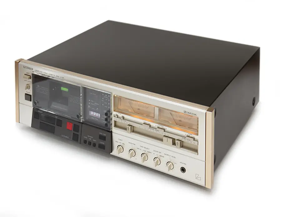 Il registratore a cassette Luxman K-05