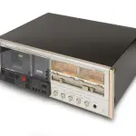 Il registratore a cassette Luxman K-05