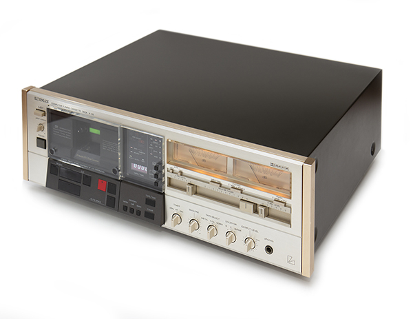 Il registratore a cassette Luxman K-05