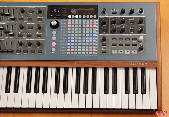 Arturia PolyBrute ha presentato
