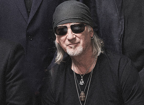 Deep Space Truckin 'con Roger Glover dei Deep Purple