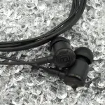 Revisioni periodiche dei monitor intra-auricolari in carbonio audio