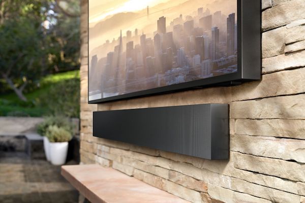 Samsung presenta Terrace TV e soundbar 4K all'aperto