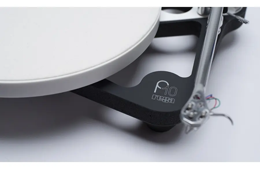 Il nuovo giradischi P10 di Rega