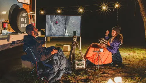 Elite Screens lancia l'omaggio 