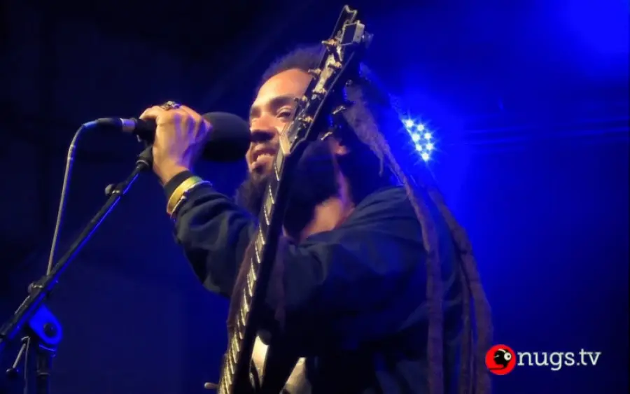 Goditi i posti in prima fila mentre ti allontani dai social trasmettendo in streaming il tuo prossimo concerto