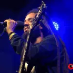 Goditi i posti in prima fila mentre ti allontani dai social trasmettendo in streaming il tuo prossimo concerto