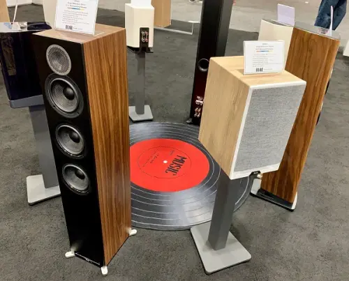 Relatori di riferimento al debutto Elac Debuts