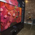 TCL aggiunge punti quantici, mini-LED, atmosfera alla nuova TV