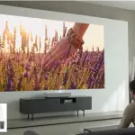 Proiettore laser 4K a raggio ultra corto di LG Ships