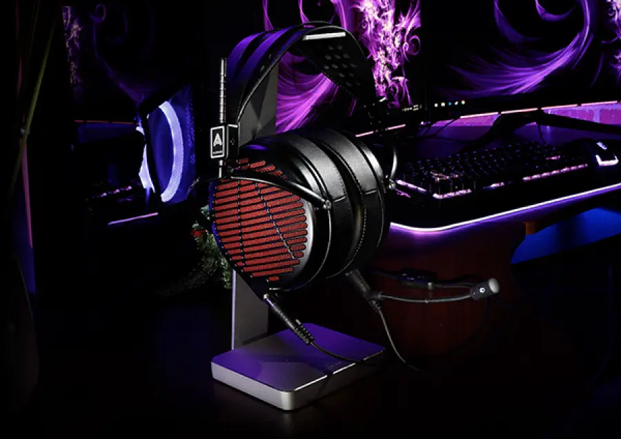 Audeze LCD-GX: Audeze ottiene il suo gioco audiophile Face On