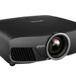 Epson presenta il suo miglior proiettore 4K a spostamento di pixel