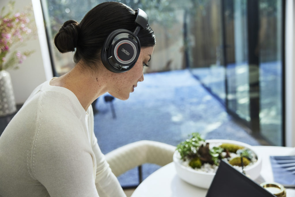 Mark Levinson porta l'ascolto di lusso in movimento con le prime cuffie wireless Lifestyle