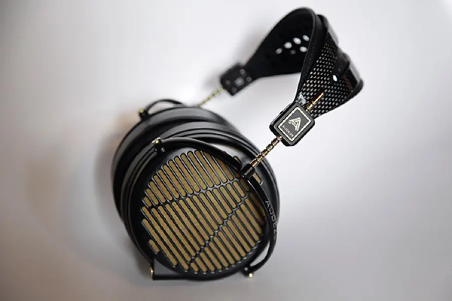 Revisione cuffie Audeze LCD-4z