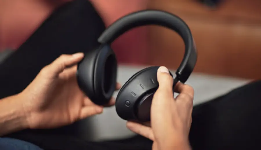 Posso inviare il suono surround dal mio AVR alle cuffie?