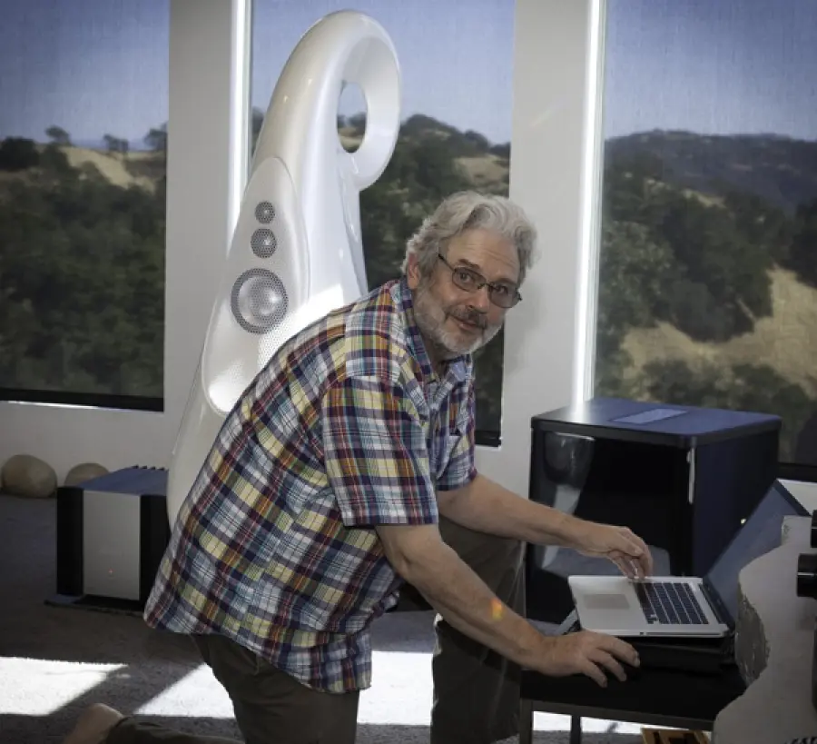 John Atkinson scende come redattore di Stereophile il 1 aprile