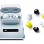 I nuovi auricolari wireless Samsung sono dotati di funzionalità vocali