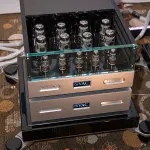 The Audio Company: Airtight, Clearaudio, Critical Mass, Esoteric, Kronos, Masterbuilt, VAC e Von Schweikert.