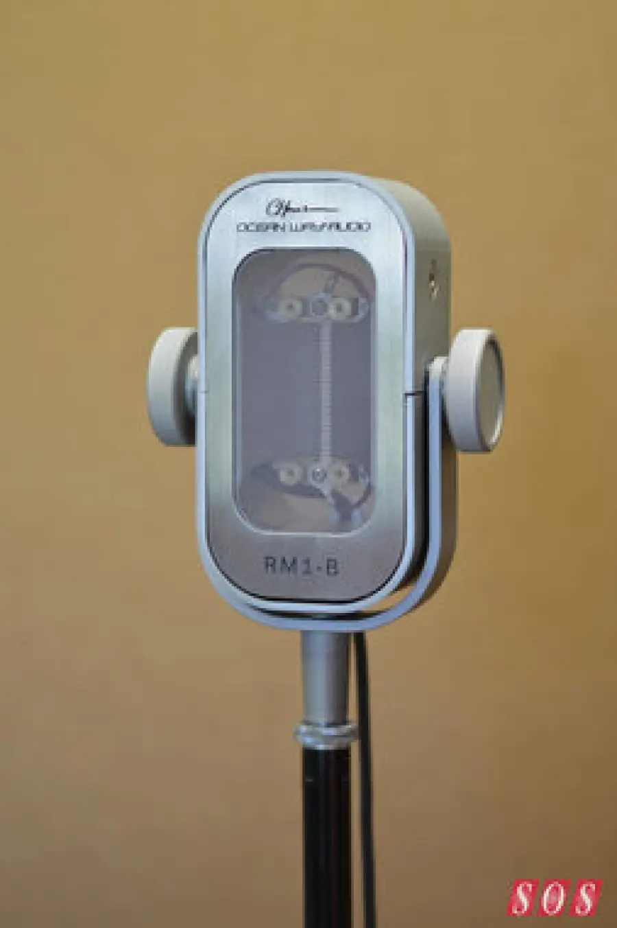 Ascolta finalmente: il microfono a nastro RM1-B di Ocean Way