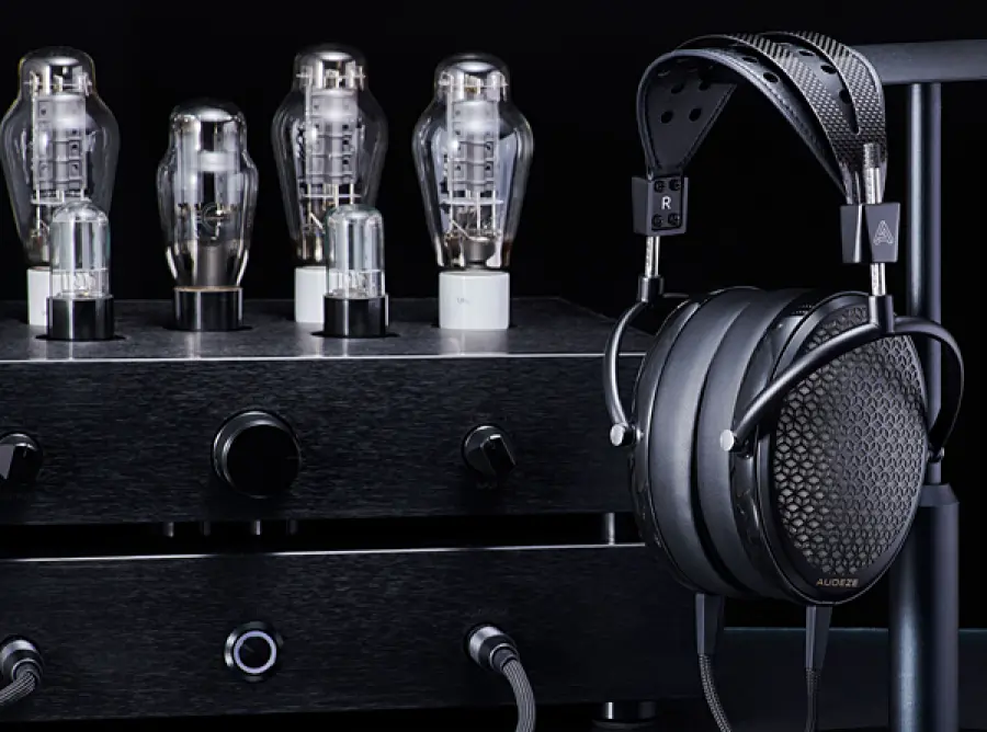 Gramophone Dreams #56: preamplificatore/amplificatore per cuffie Woo Audio 3ES e cuffie elettrostatiche Audeze CRBN