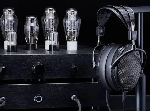 Gramophone Dreams #56: preamplificatore/amplificatore per cuffie Woo Audio 3ES e cuffie elettrostatiche Audeze CRBN